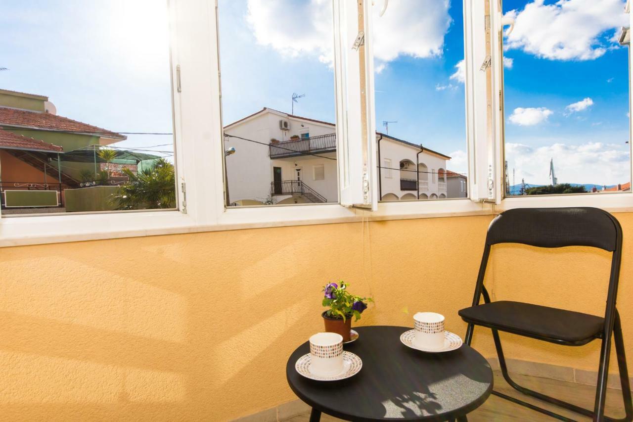 Apartman Ruza Apartment Трогир Екстериор снимка