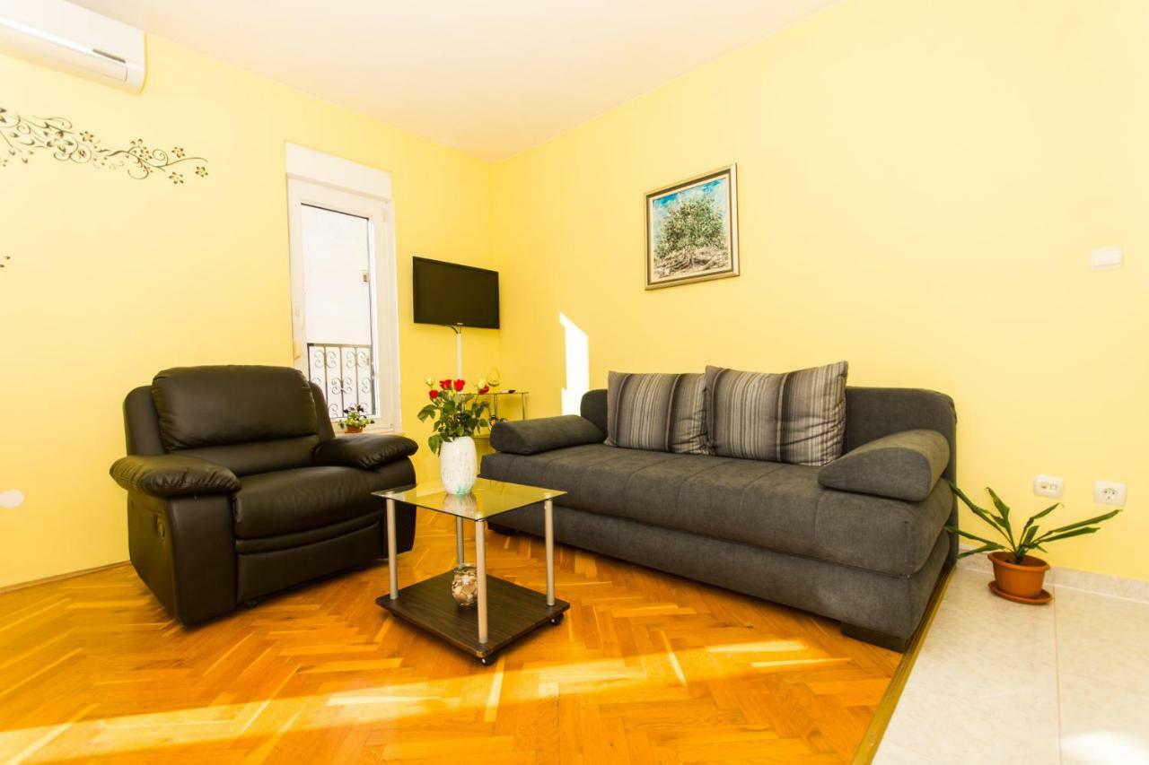 Apartman Ruza Apartment Трогир Екстериор снимка