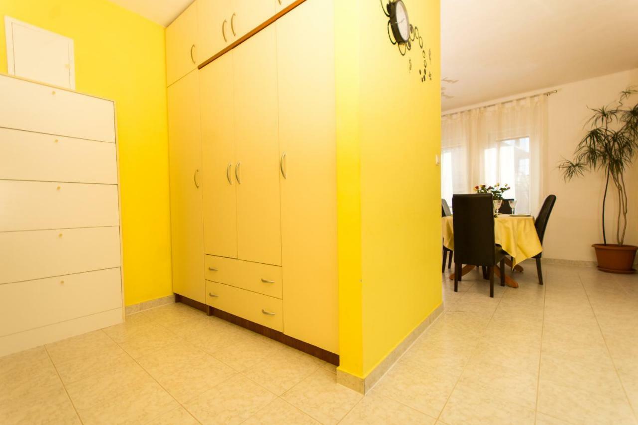 Apartman Ruza Apartment Трогир Екстериор снимка
