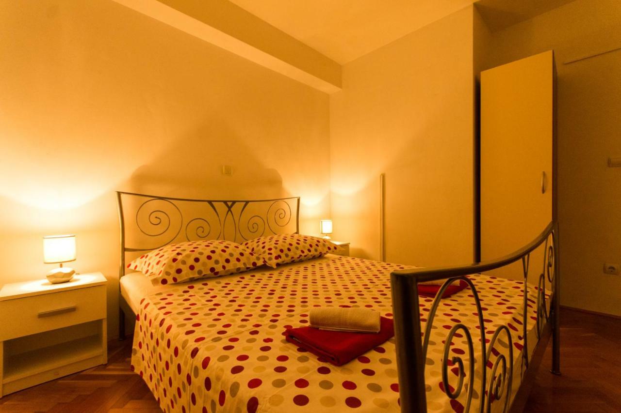 Apartman Ruza Apartment Трогир Екстериор снимка