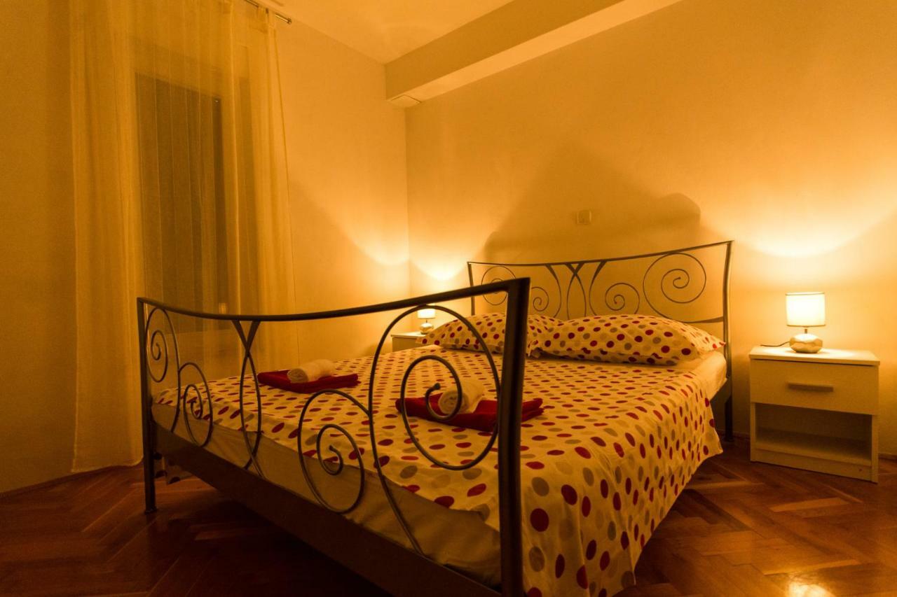 Apartman Ruza Apartment Трогир Екстериор снимка