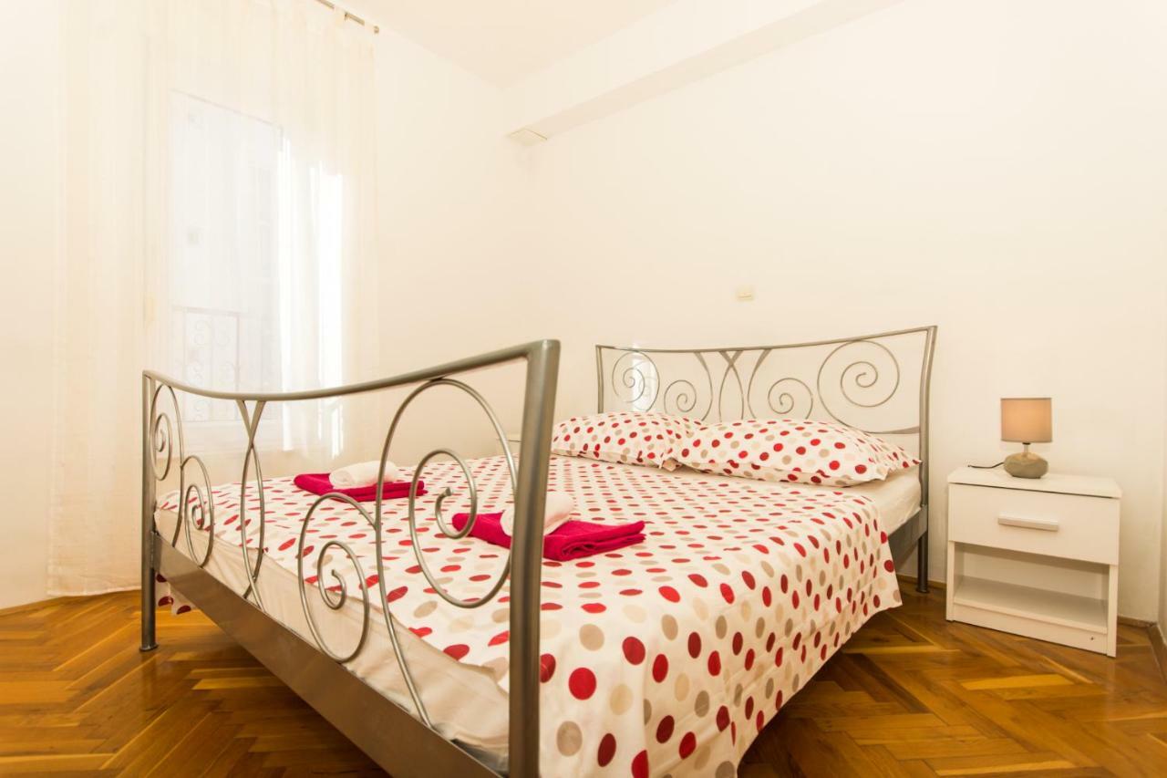 Apartman Ruza Apartment Трогир Екстериор снимка