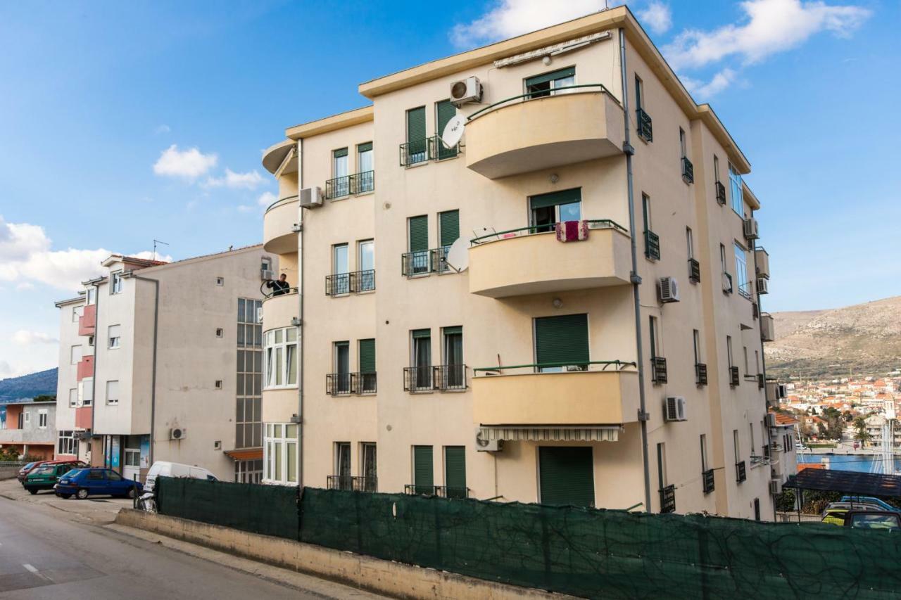 Apartman Ruza Apartment Трогир Екстериор снимка