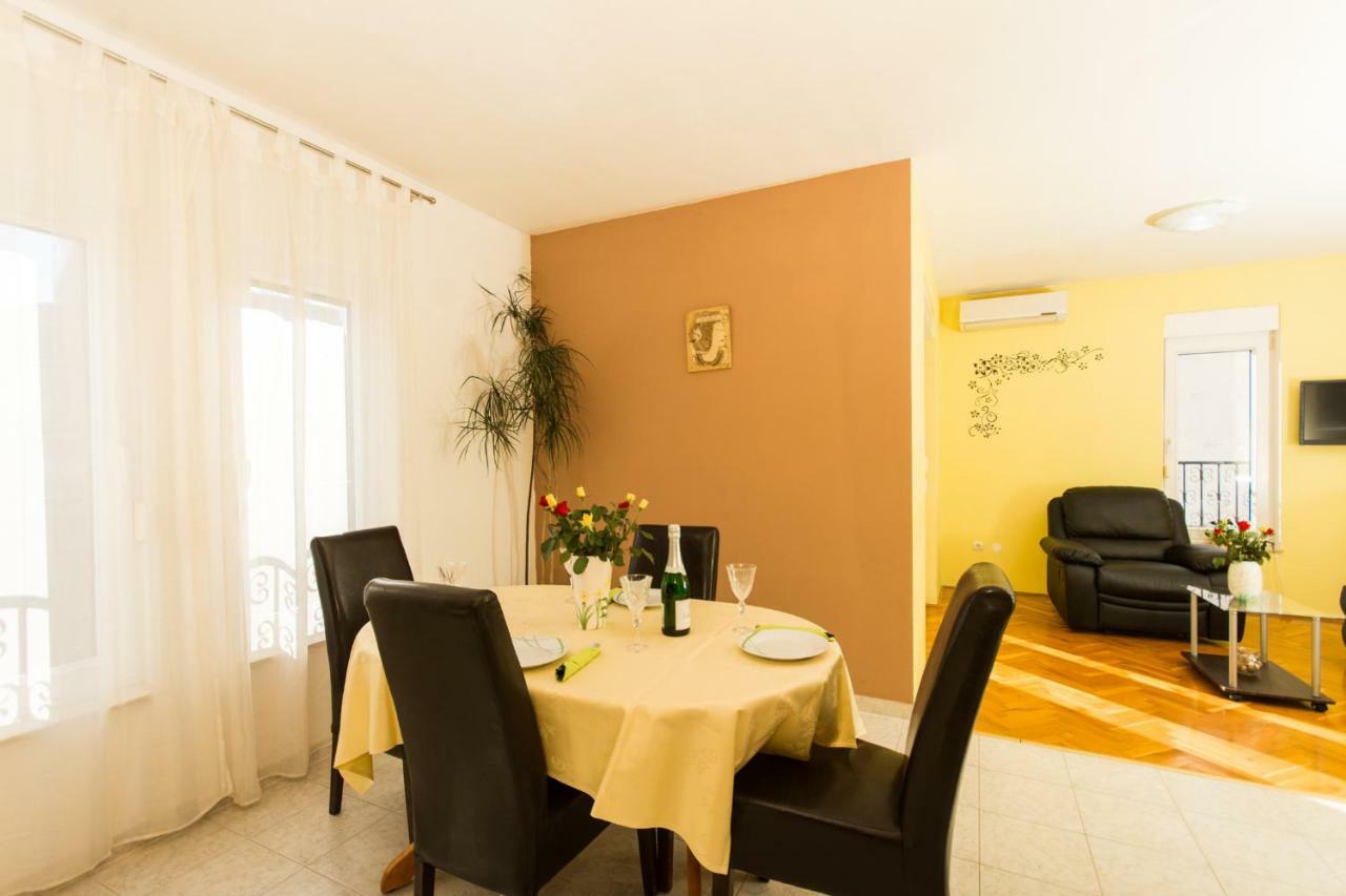 Apartman Ruza Apartment Трогир Екстериор снимка
